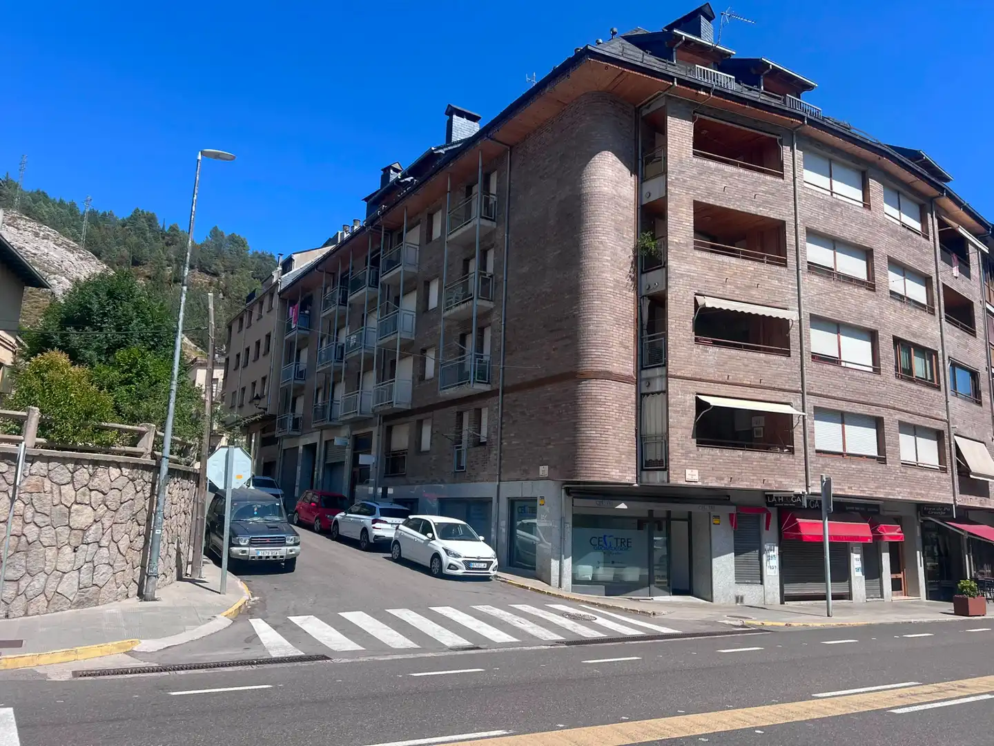 Vista exterior de Pis en venda en El Pont de Suert amb Calefacció, Traster i Balcó