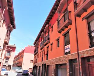 Vista exterior de Casa adosada en venda en  Teruel Capital amb Terrassa