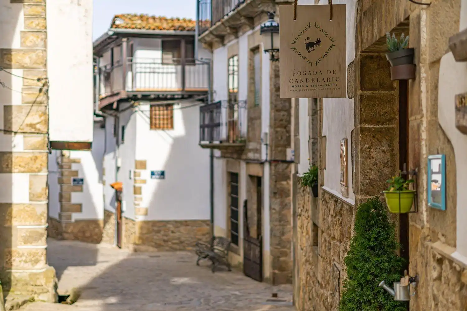 Vista exterior de Finca rústica en venda en Candelario amb Calefacció, Jardí privat i Terrassa