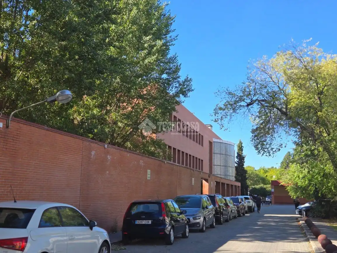 Exterior view of Flat for sale in Alcalá de Henares  with Air Conditioner and Storage room