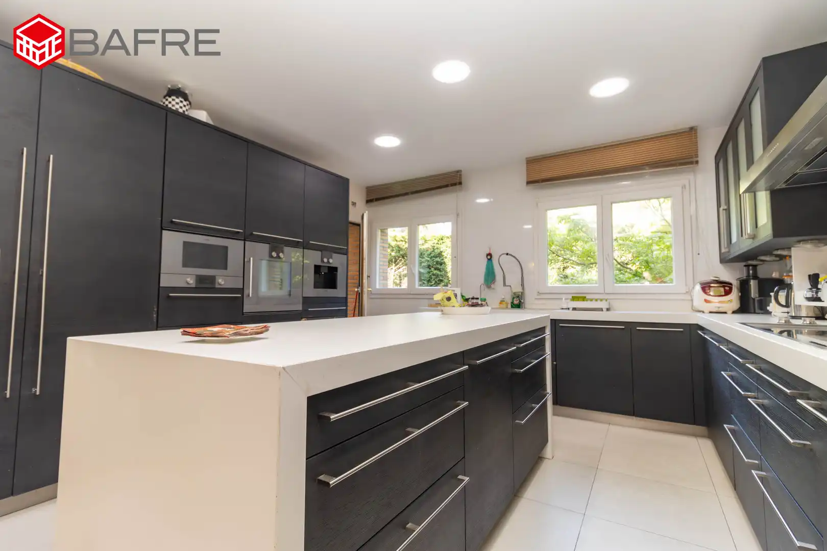 Kitchen of Houses for sale in Pozuelo de Alarcón  with Air Conditioner, Private garden and Storage room