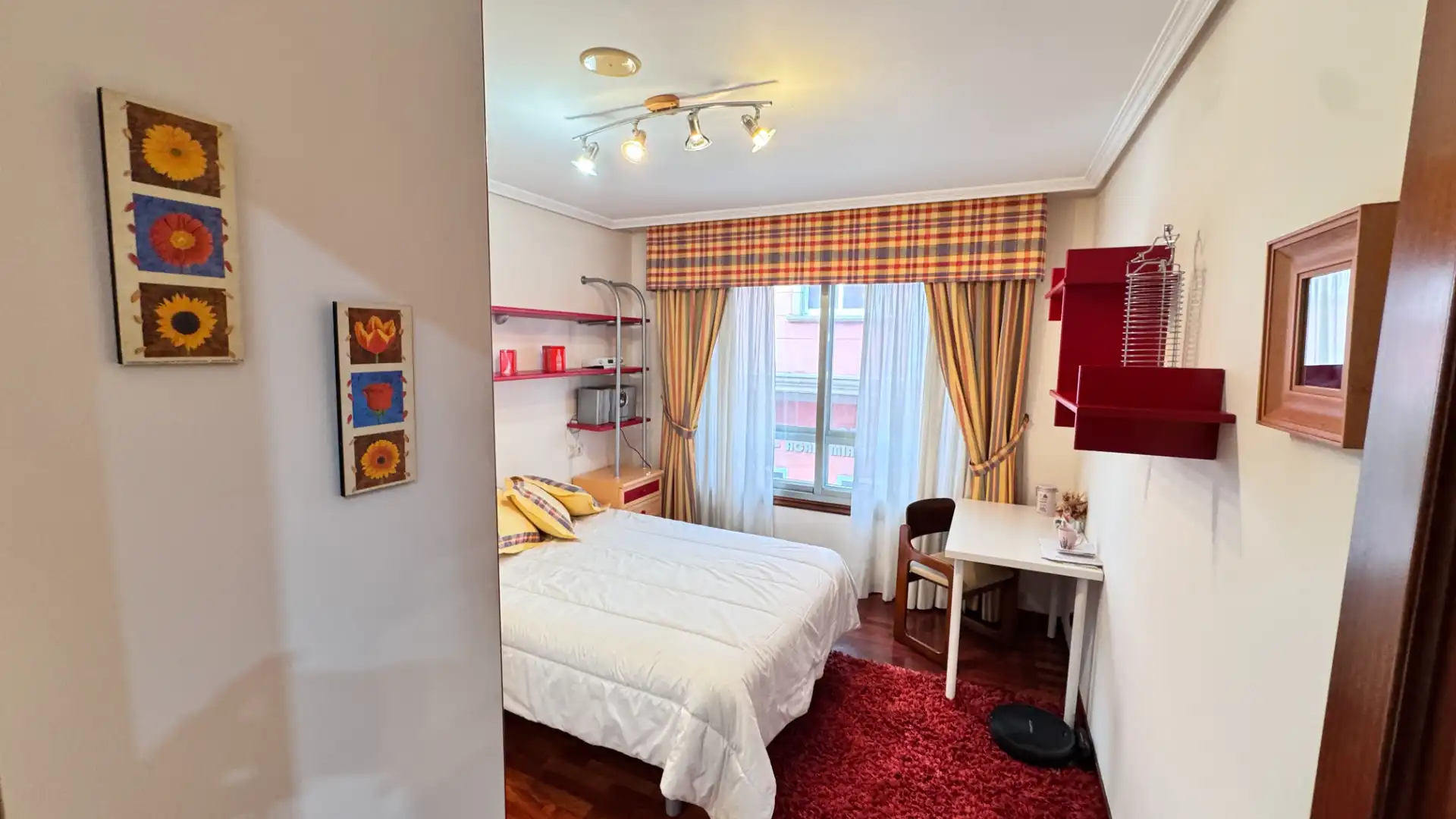 Schlafzimmer von Wohnung zum Verkauf in Arteixo mit Heizung, Parkett und Terrasse
