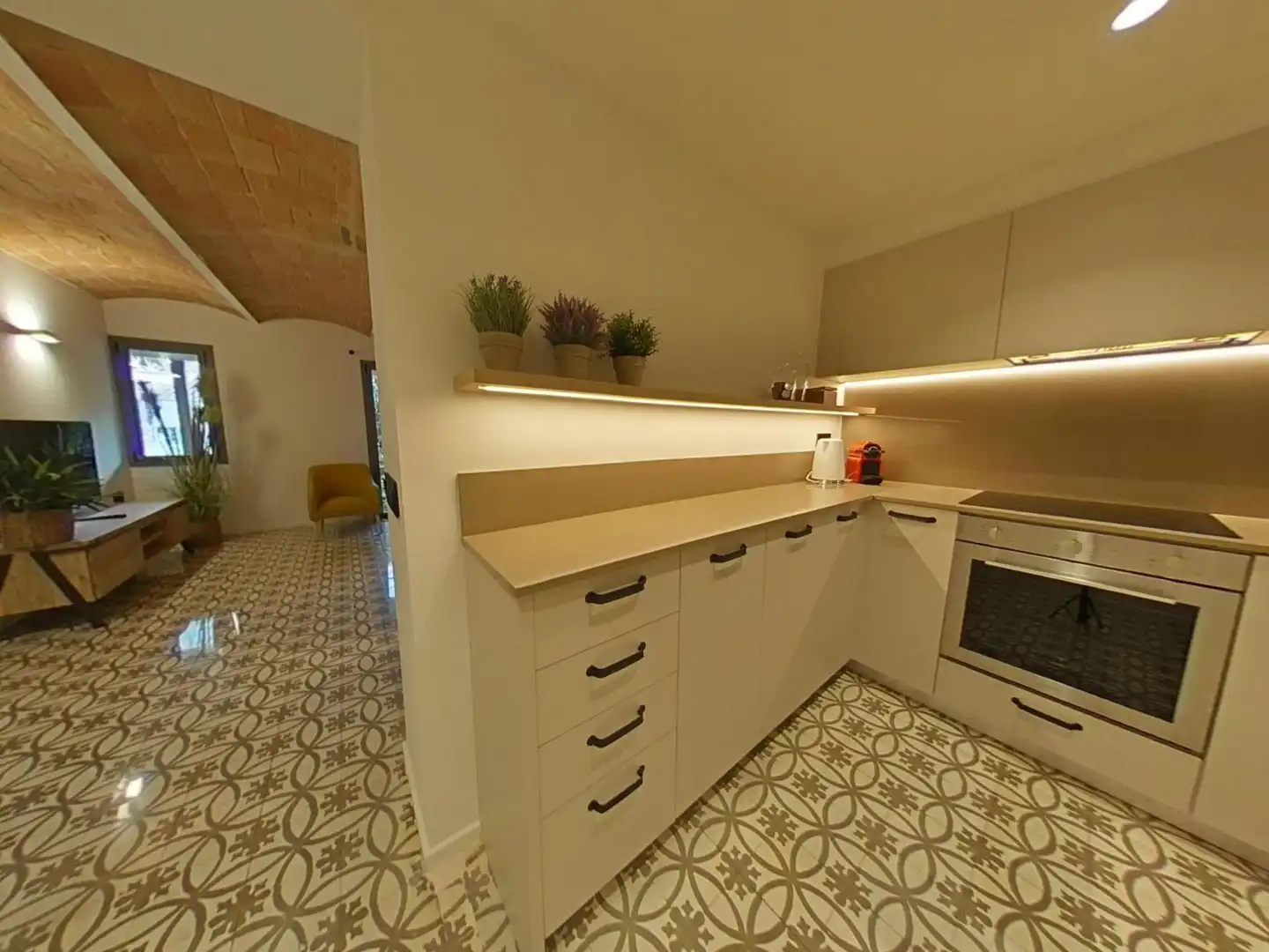 Kitchen of Flat for rent in Girona  with Air Conditioner, Heating and Terrace