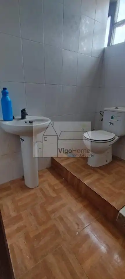 Baño de Casa o chalet en venta en Cangas  con Calefacción, Jardín privado y Terraza