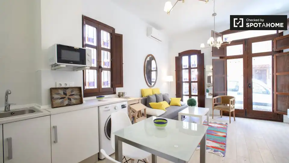 Sala d'estar de Pis de lloguer en Valencia amb Aire condicionat, Calefacció i Moblat