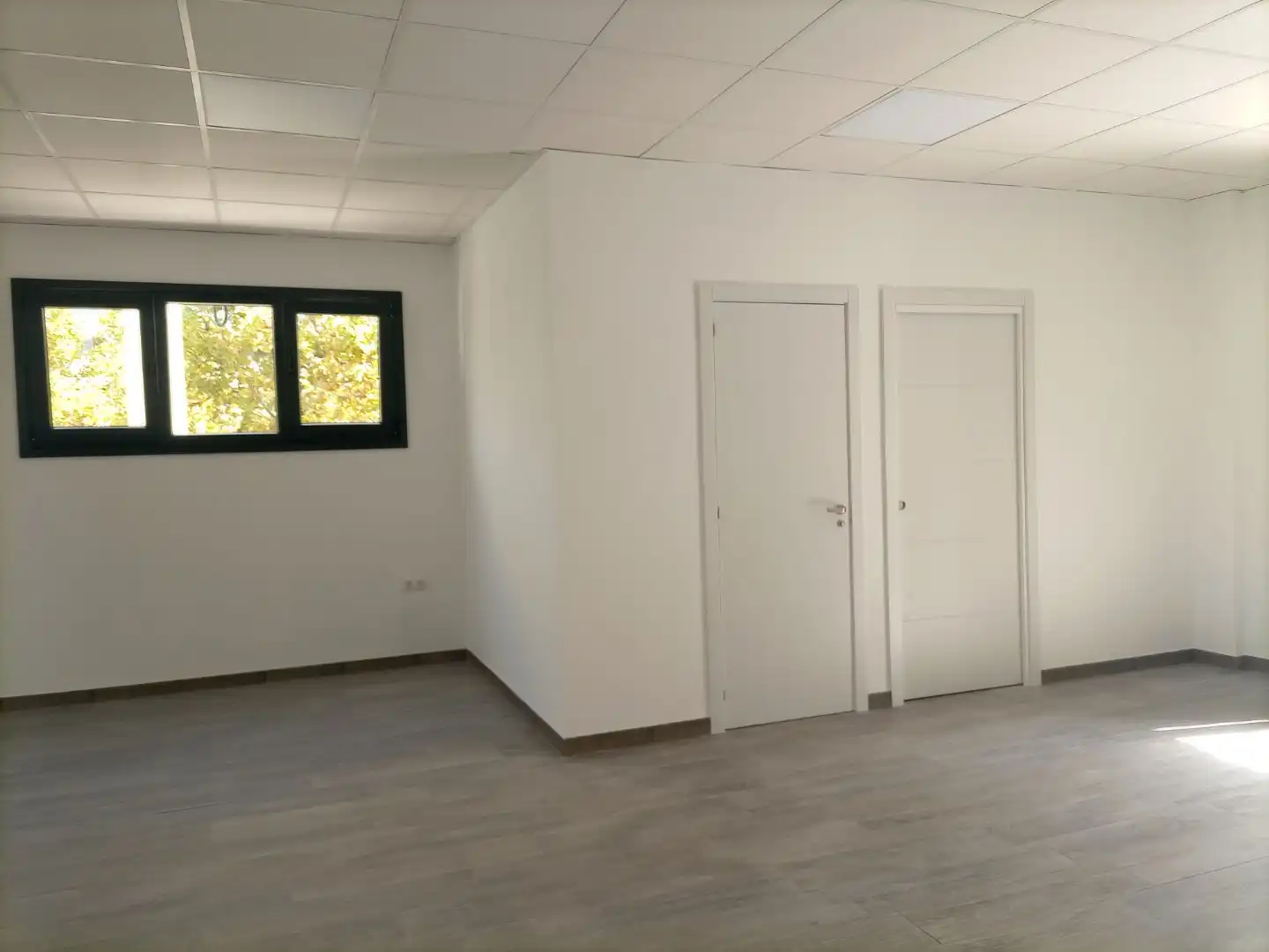 Gewerbefläche zur Miete in Avenida Marensotrum 15, imagen 2