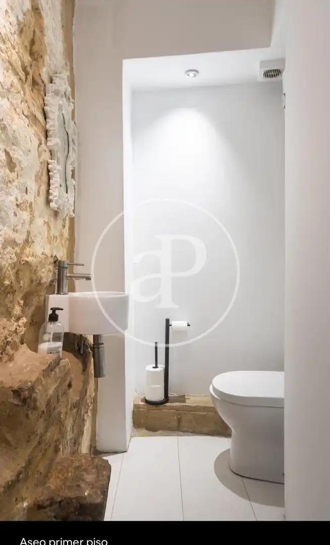 Baño de Piso en venta en Valencia con Aire acondicionado, Calefacción y Terraza