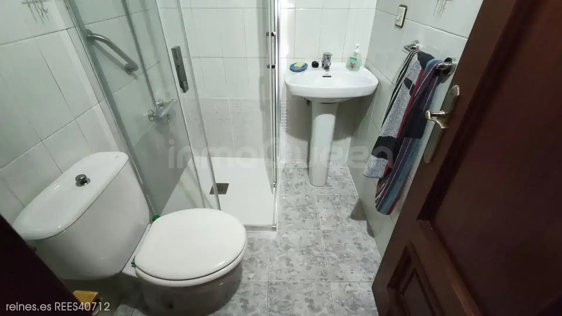 Baño de Piso en venta en Mieres (Asturias) con Calefacción, Terraza y Amueblado