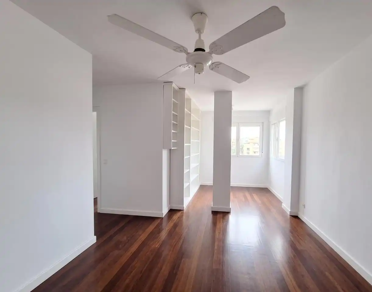 Sala de estar de Piso en venta en Madrid con Parquet, Trastero y Piscina comunitaria