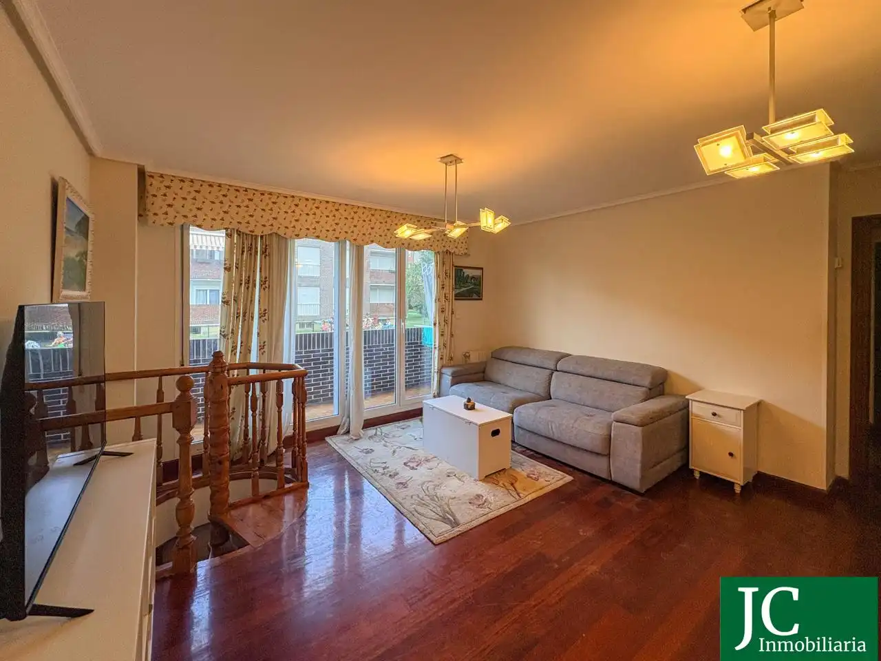 Sala d'estar de Apartament en venda en Bárcena de Cicero amb Calefacció, Parquet i Terrassa
