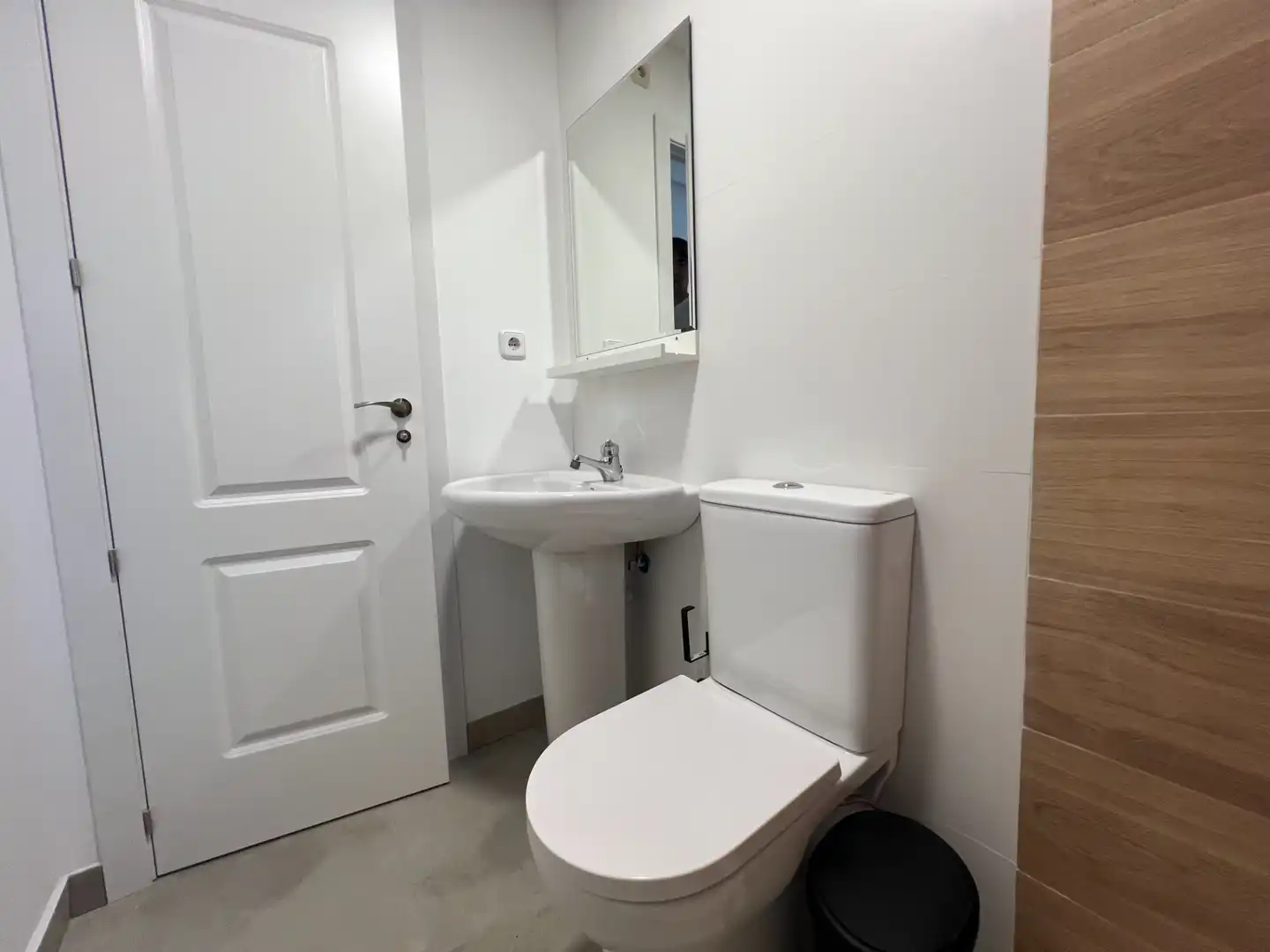 Bany de Casa o xalet per a compartir en Madrid amb Aire condicionat, Calefacció i Jardí privat