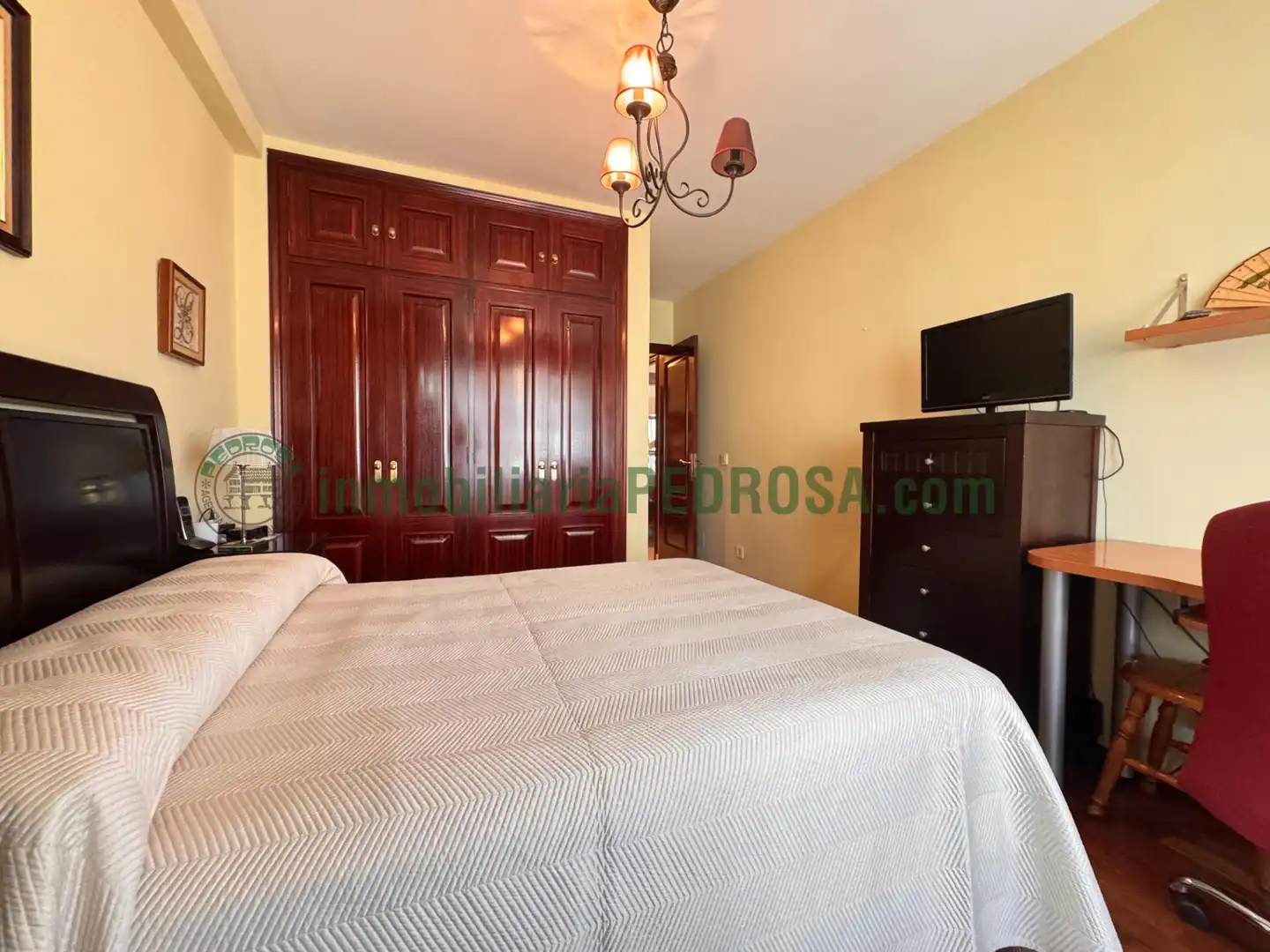 Habitación de Piso en venta en Pontevedra Capital  con Calefacción, Terraza y Trastero