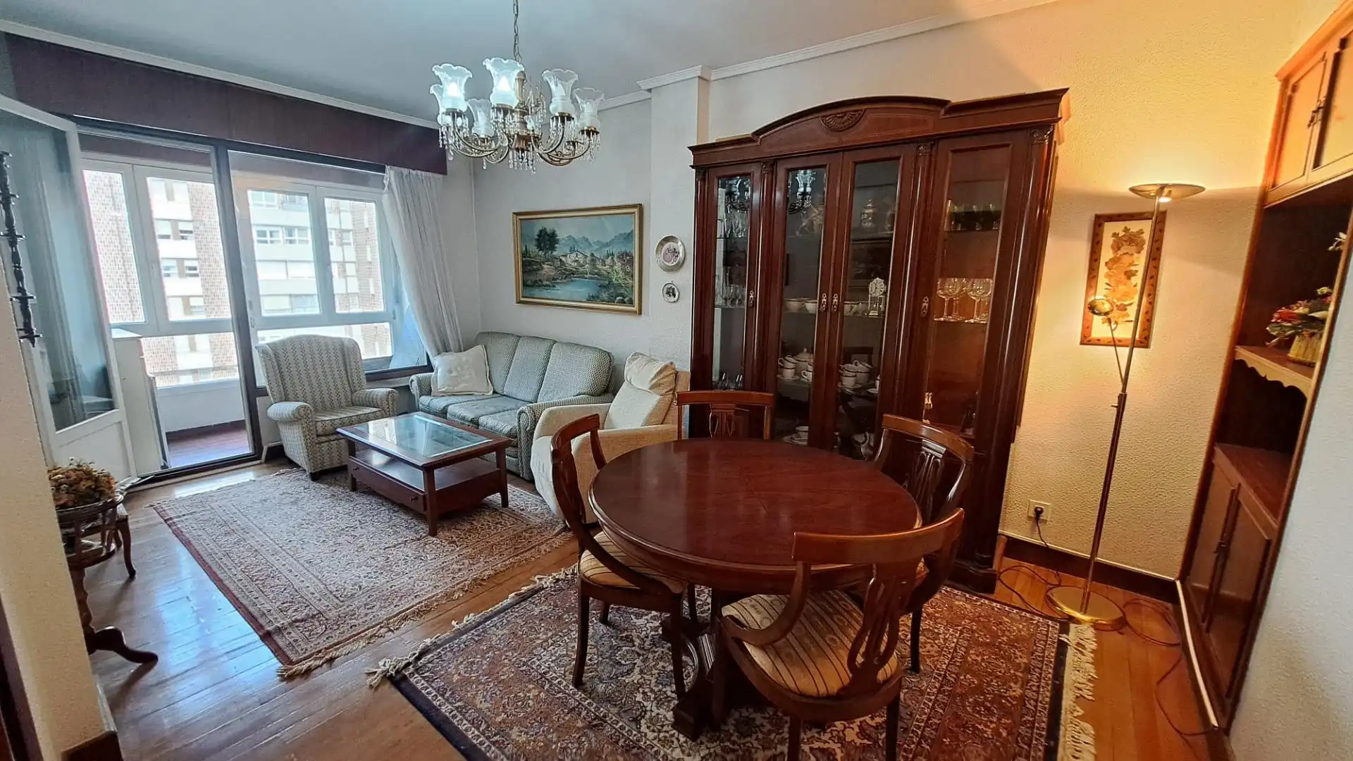 Sala d'estar de Pis en venda en Deusto