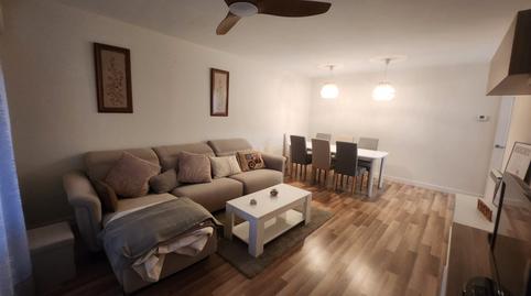 Foto 3 von Wohnung zur Miete in Avenida de Los Antiguos Baños de la Isabela, Los Hueros, Villalbilla