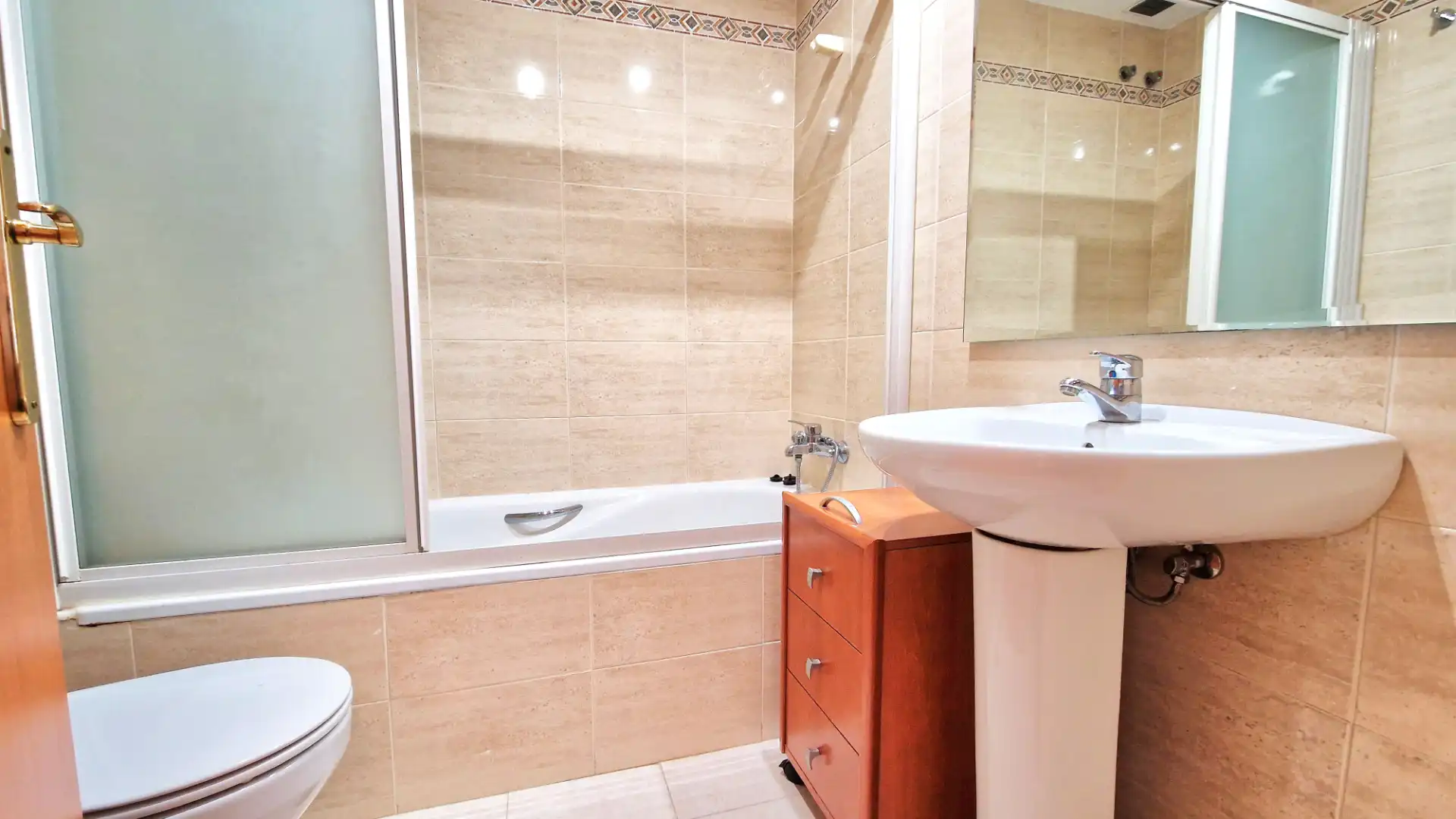 Bathroom of Houses for sale in Málaga  with Air Conditioner, Terrace and Furnished