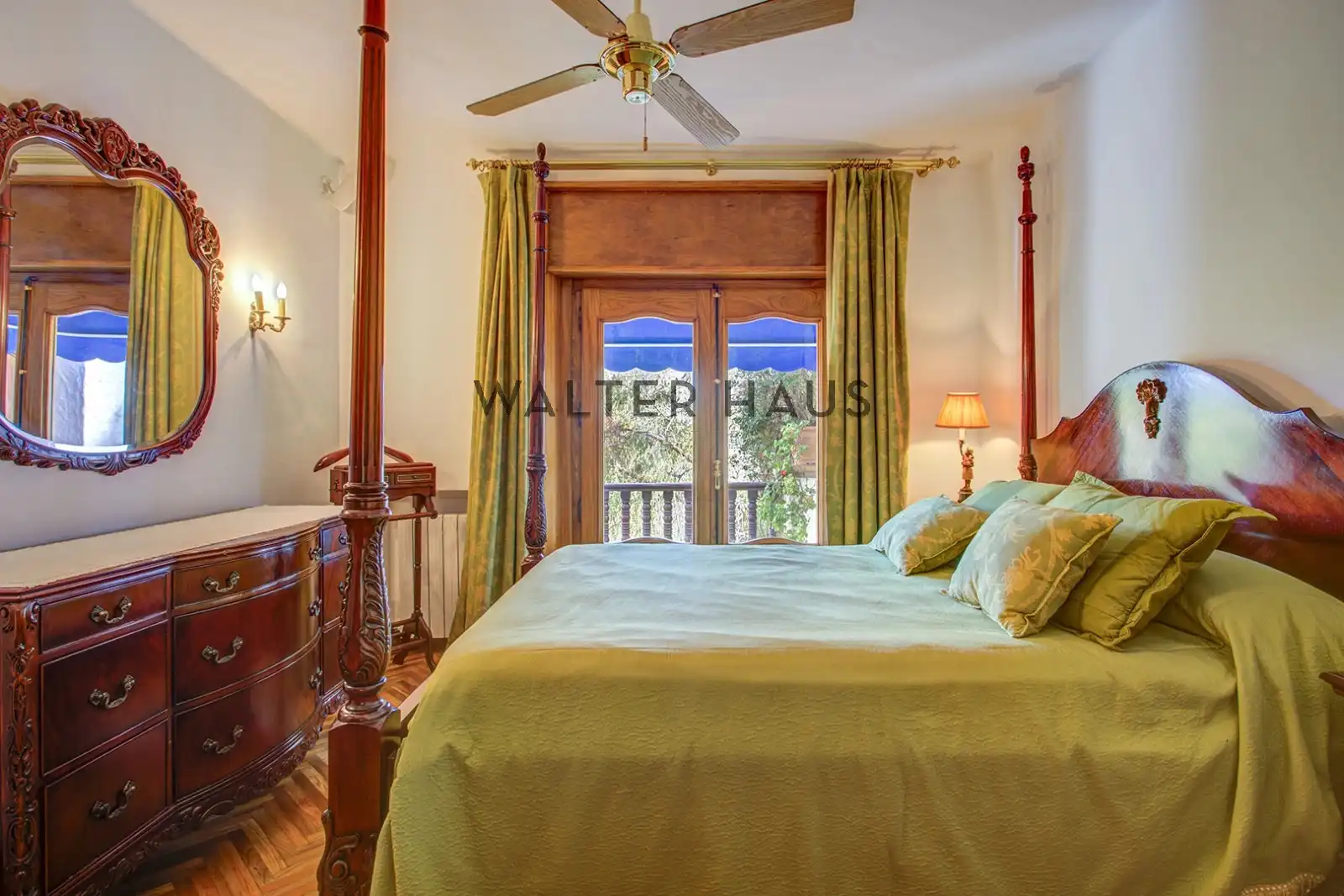 Schlafzimmer von Haus oder Chalet zum Verkauf in Sitges mit Klimaanlage, Heizung und Privatgarten