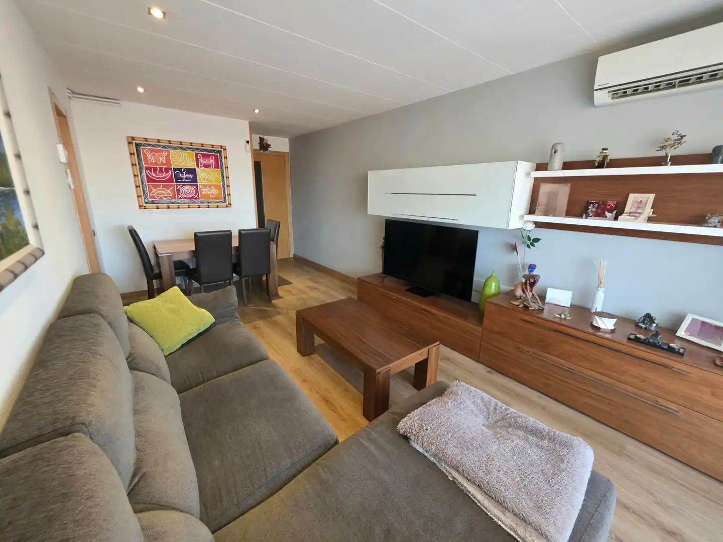 Living room of Flat for sale in Sabadell  with Air Conditioner, Heating and Parquet flooring