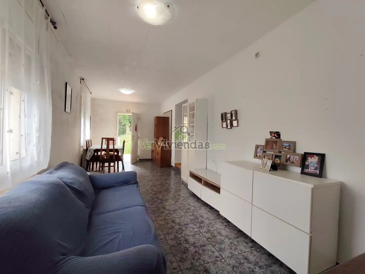 Sala d'estar de Casa o xalet en venda en Vallirana amb Calefacció, Jardí privat i Terrassa