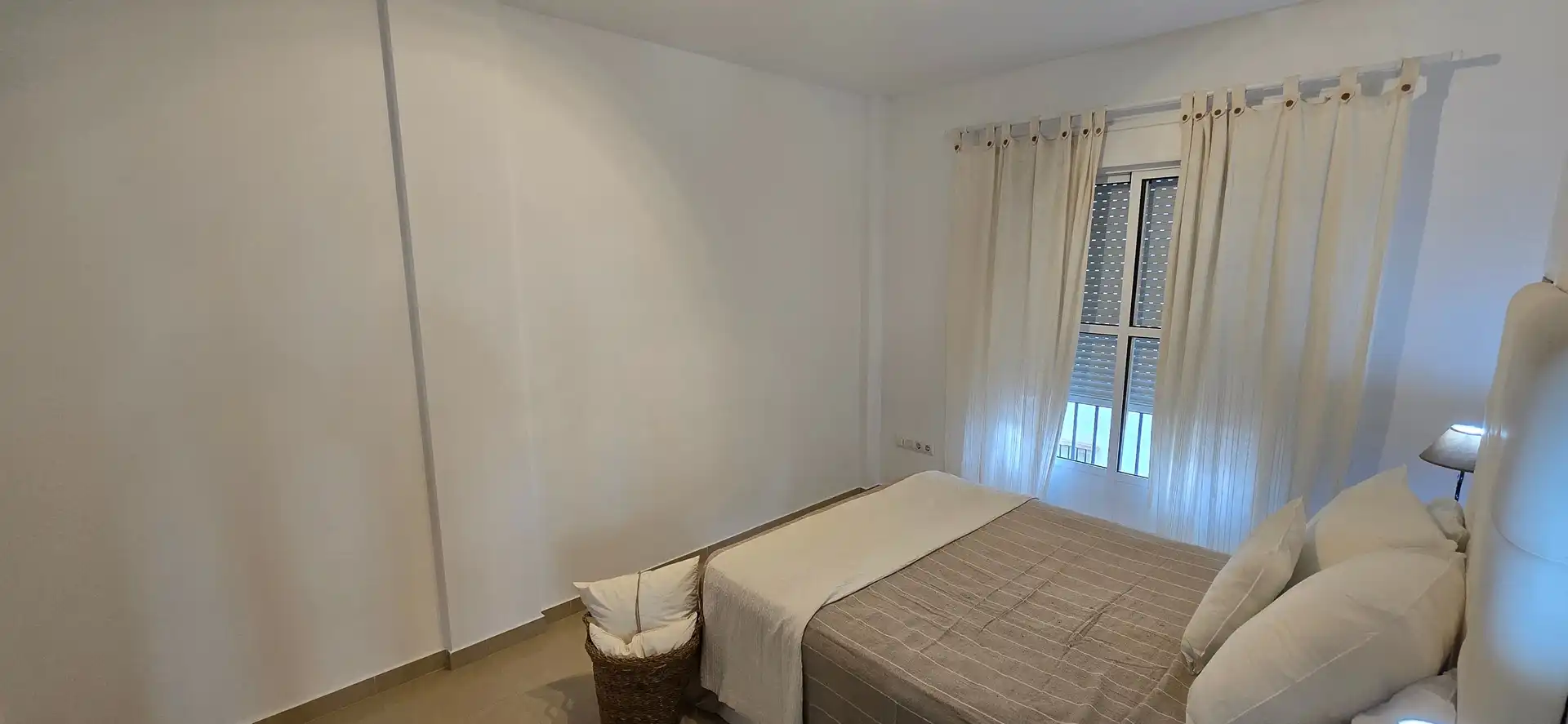 Habitación de Casa adosada en venta en Paterna de Rivera con Aire acondicionado, Jardín privado y Terraza