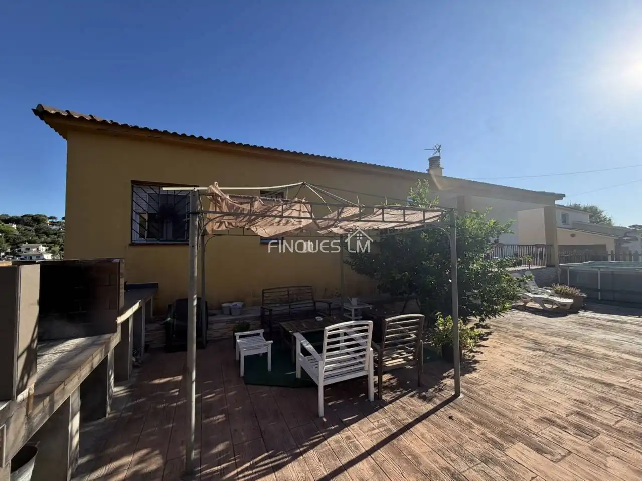 Casa con jardín en venta en Calle Rovelló, imagen 3