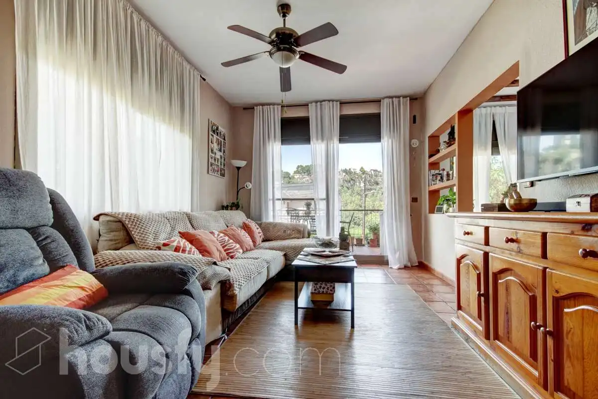 Casa con piscina en venta en Avinguda de Corbera ., imagen 5