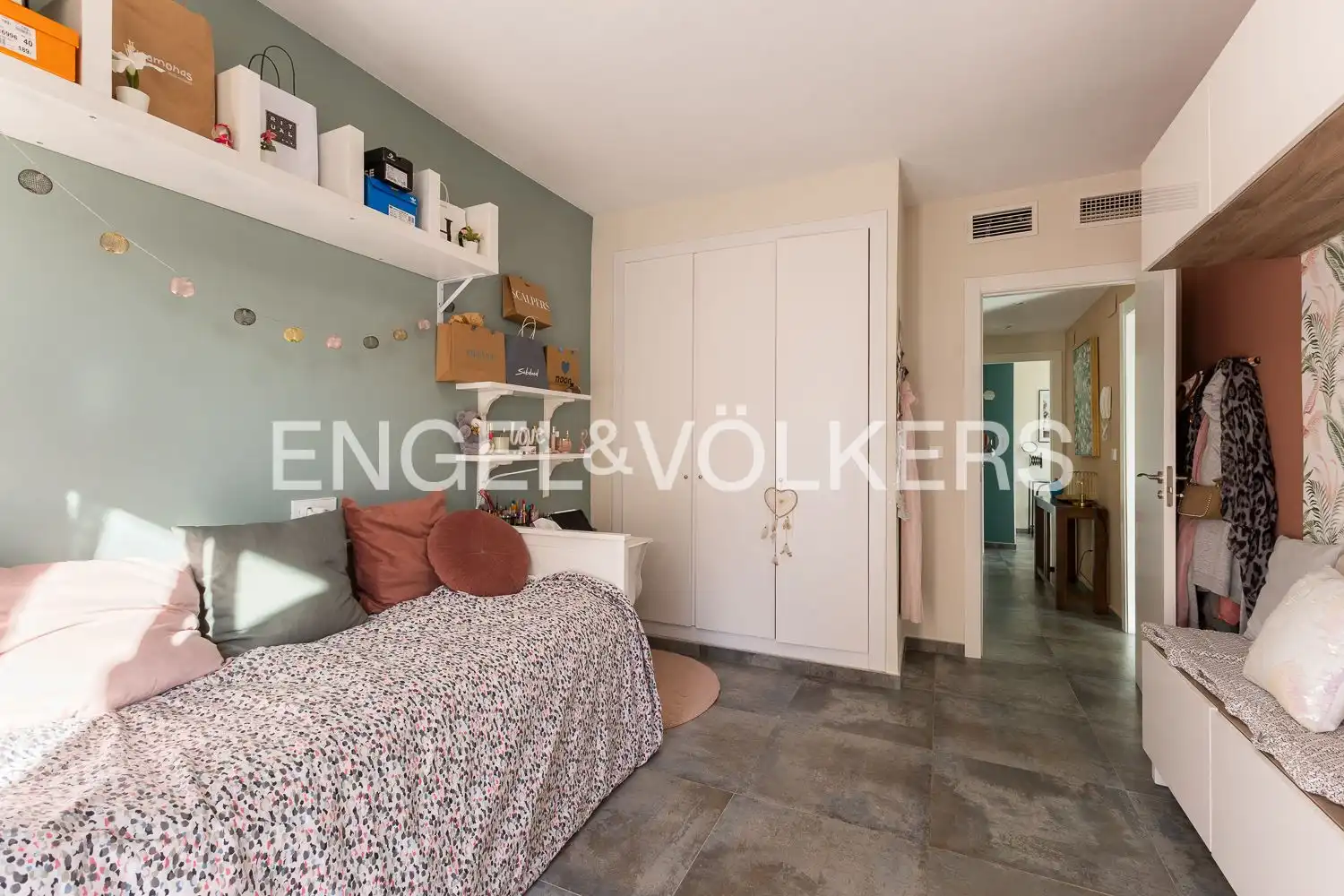 Bedroom of Houses for sale in Chiva  with Air Conditioner, Heating and Private garden