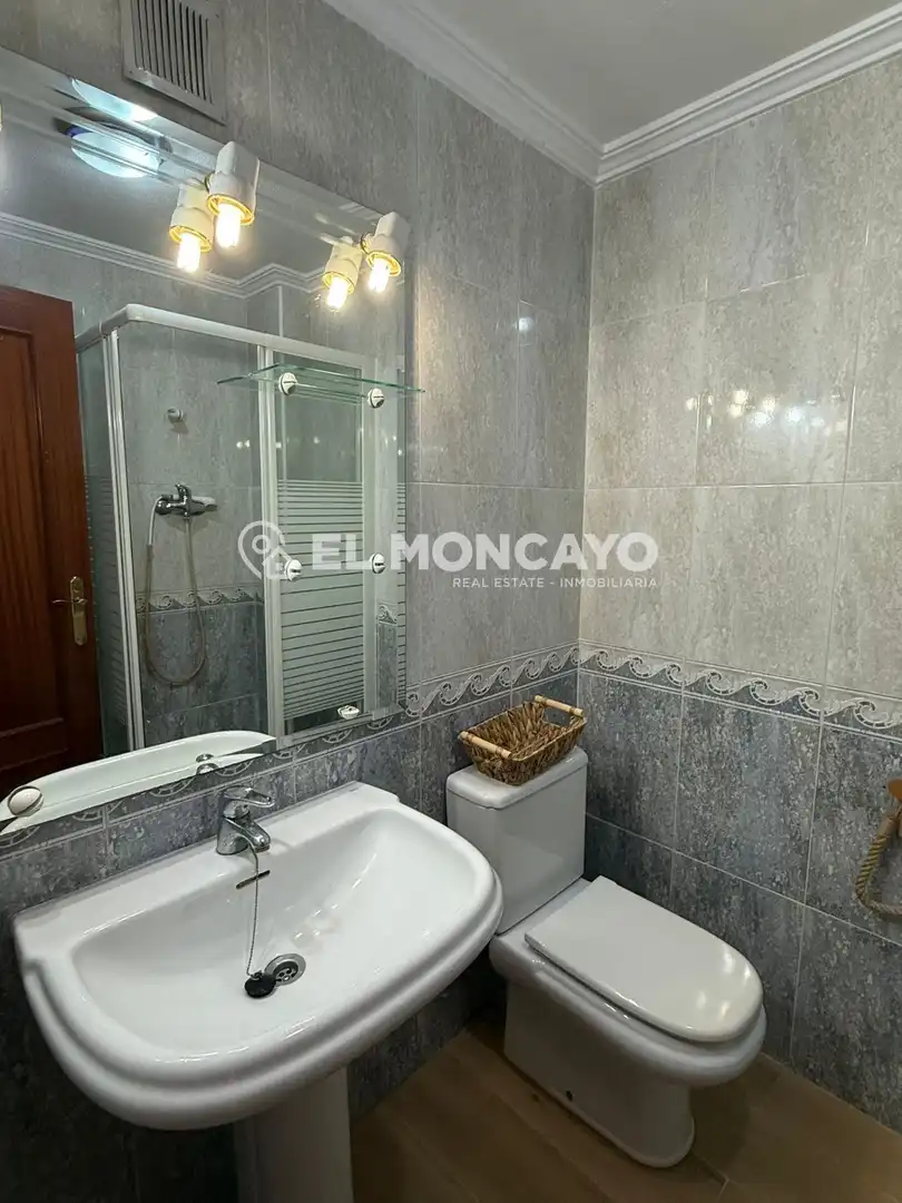 Baño de Apartamento en venta en San Miguel de Salinas con Aire acondicionado, Calefacción y Terraza