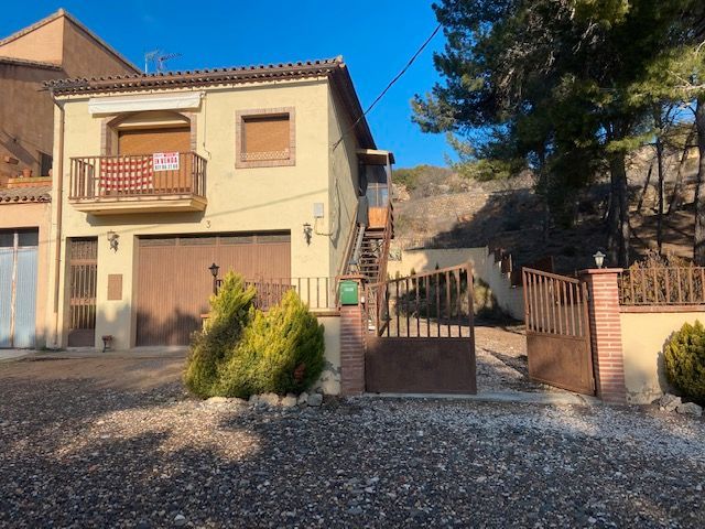 Vista exterior de Casa o xalet en venda en Vallclara amb Calefacció, Jardí privat i Terrassa