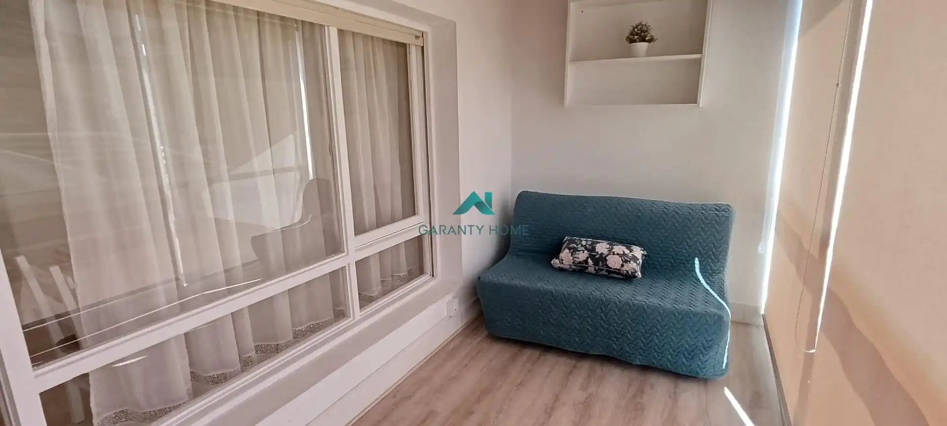 Habitación de Estudio de alquiler en Laredo con Terraza y Amueblado