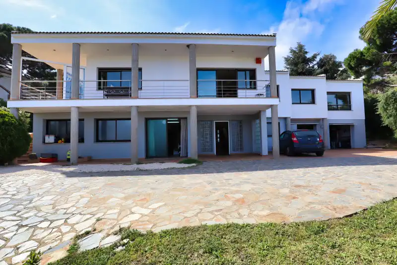 Vista exterior de Casa o xalet en venda en El Port de la Selva amb Aire condicionat, Calefacció i Traster