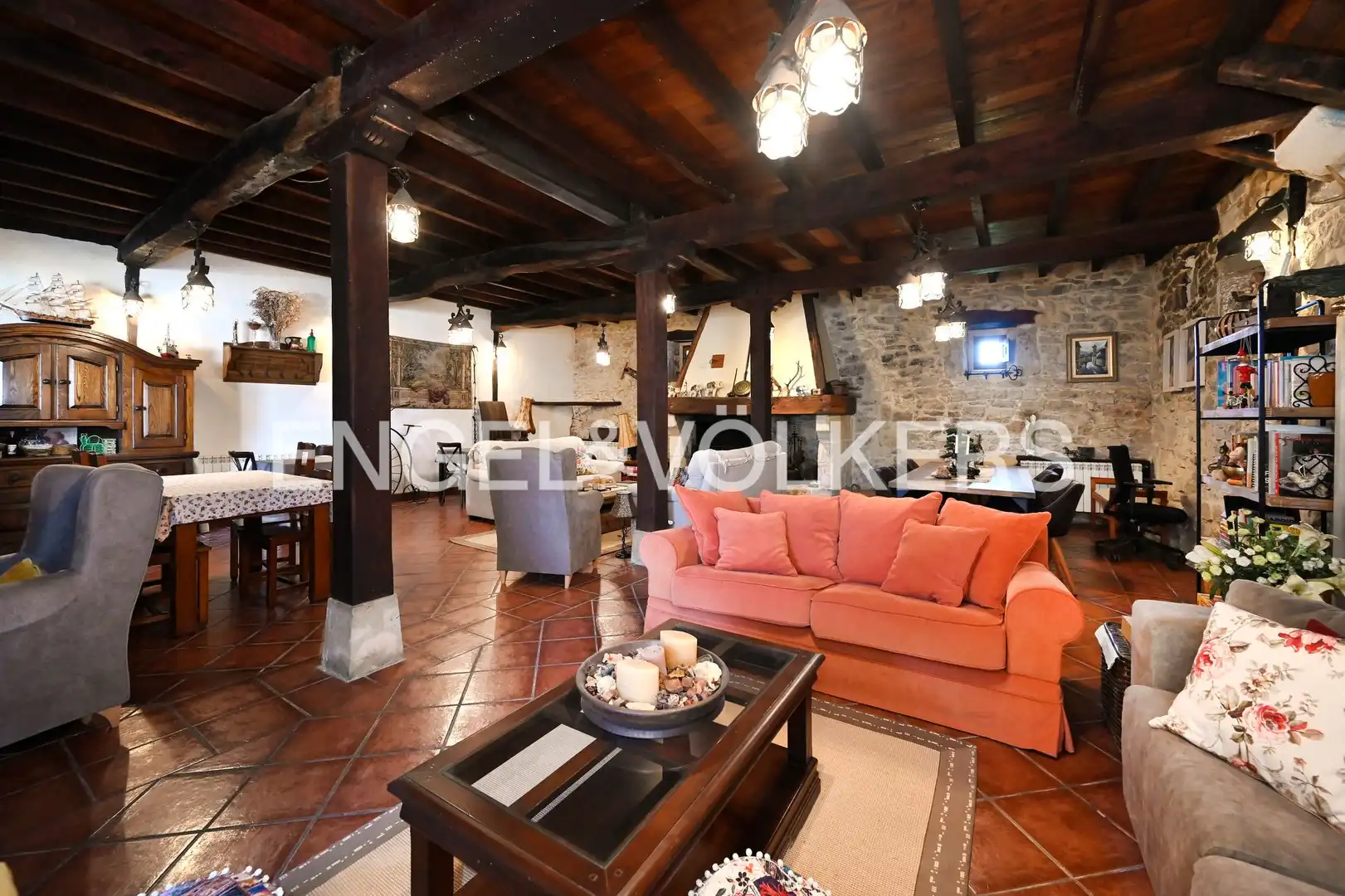 Sala de estar de Casa o chalet en venta en Miengo con Calefacción y Jardín privado