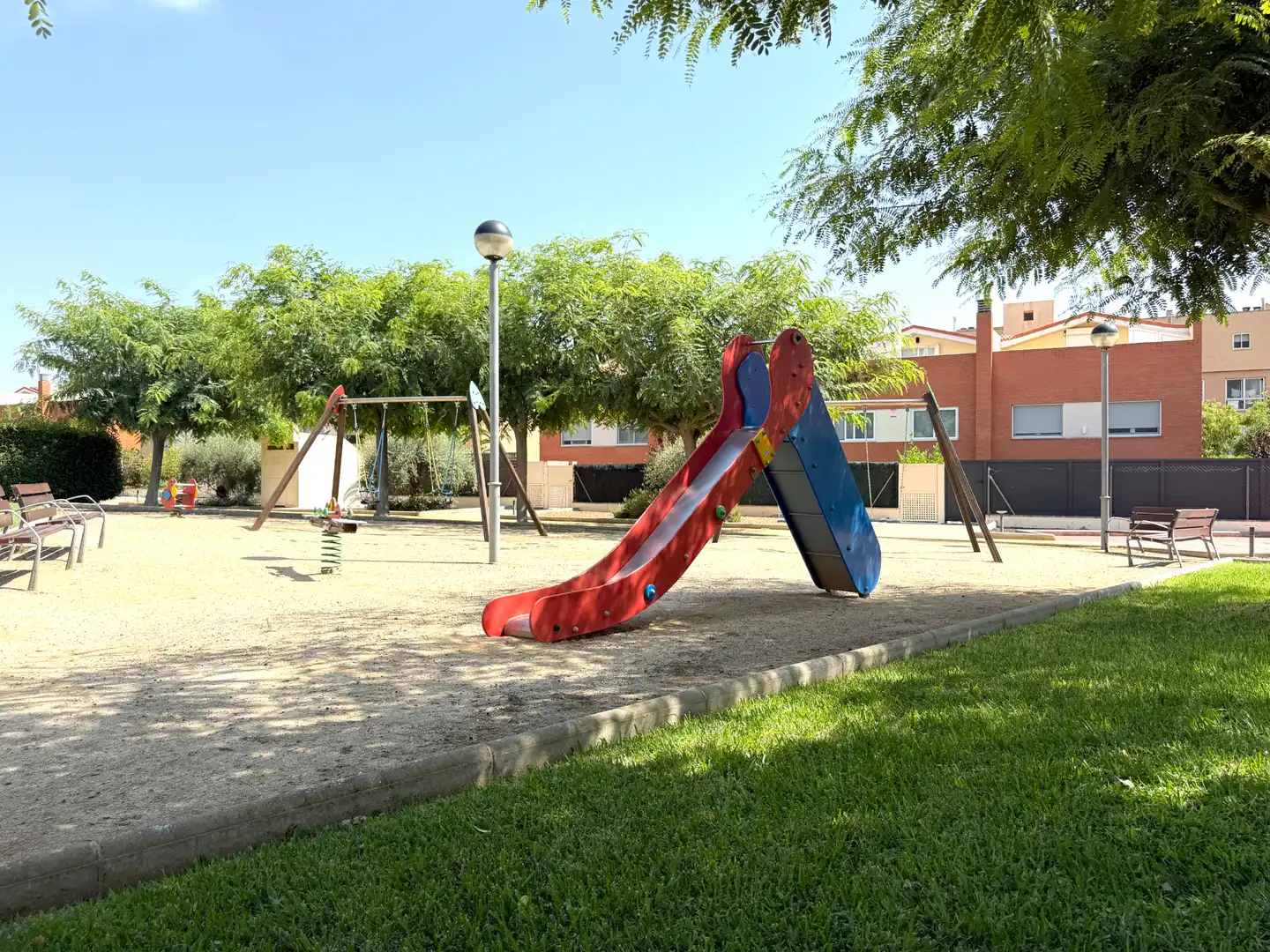 Casa a schiera con terrazza in vendita a Carrer de Vinebre, imagen 4