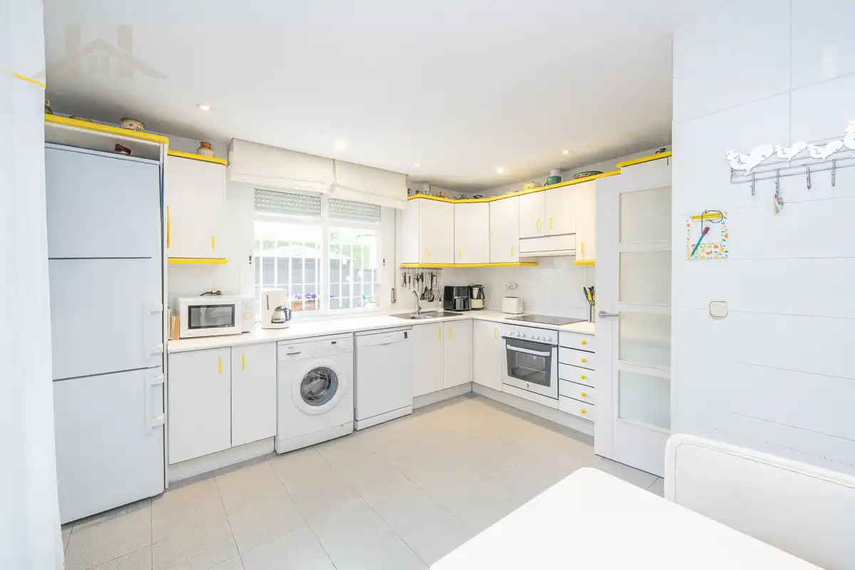 Kitchen of Houses for sale in Torrelodones  with Air Conditioner, Heating and Private garden