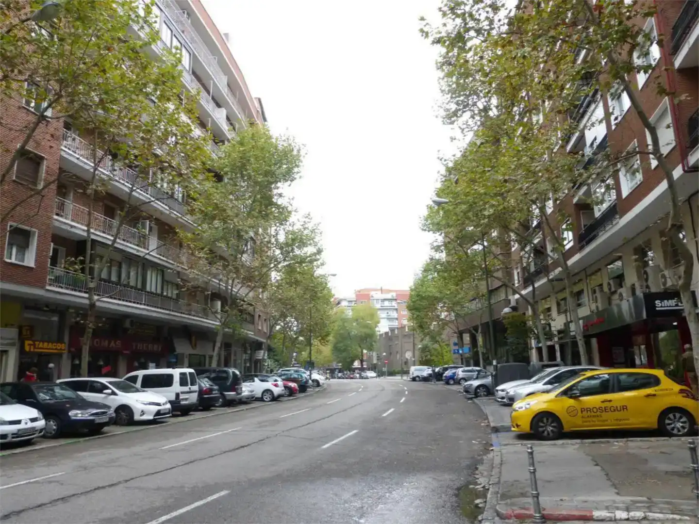 Außenansicht von Fabrikhallen zur Miete in Madrid