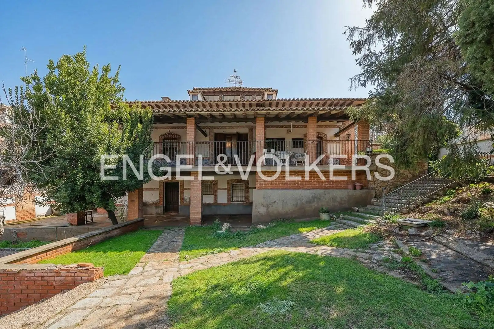 Exterior view of Houses for sale in Azuqueca de Henares  with Heating and Private garden