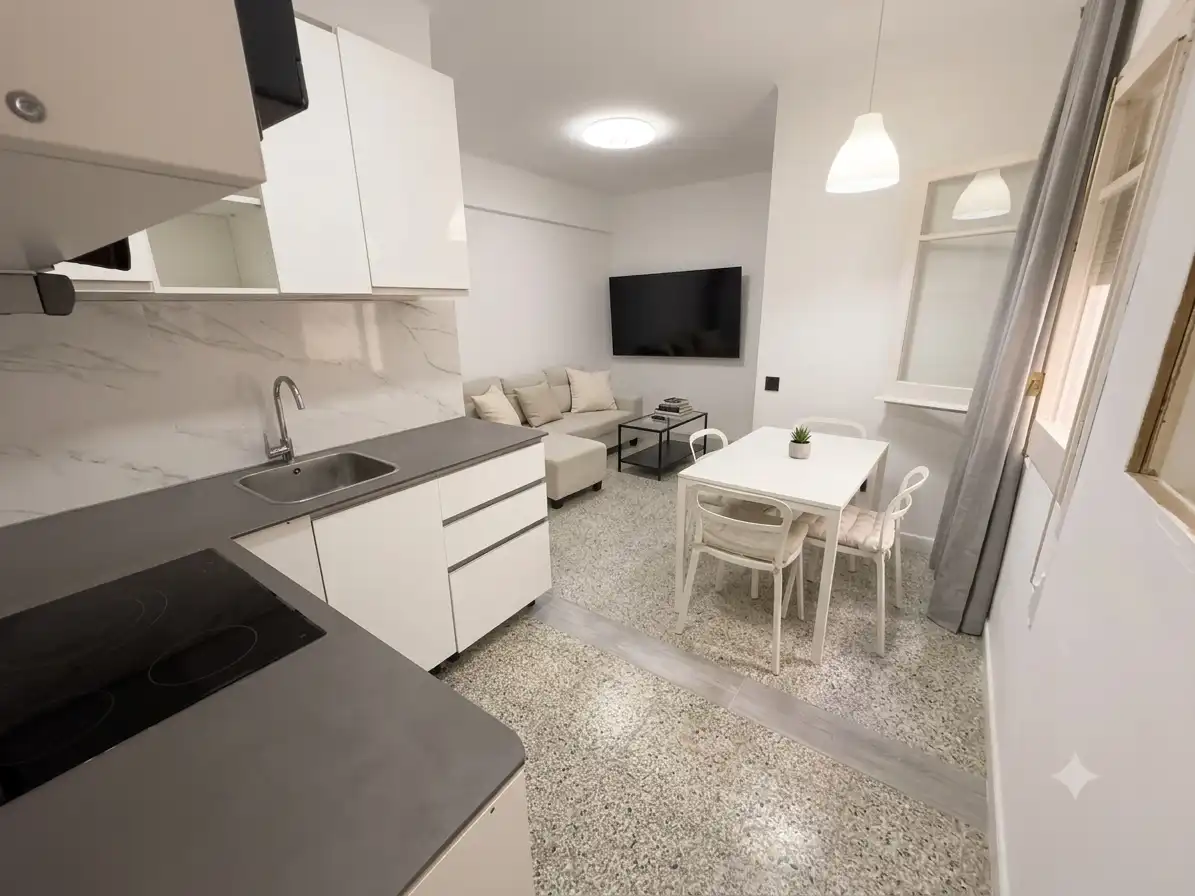 Cuina de Pis en venda en Cornellà de Llobregat amb Aire condicionat