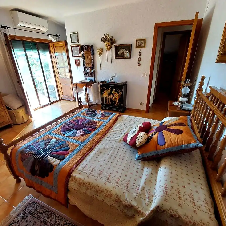 Dormitori de Casa o xalet en venda en Banyeres del Penedès amb Aire condicionat, Jardí privat i Moblat