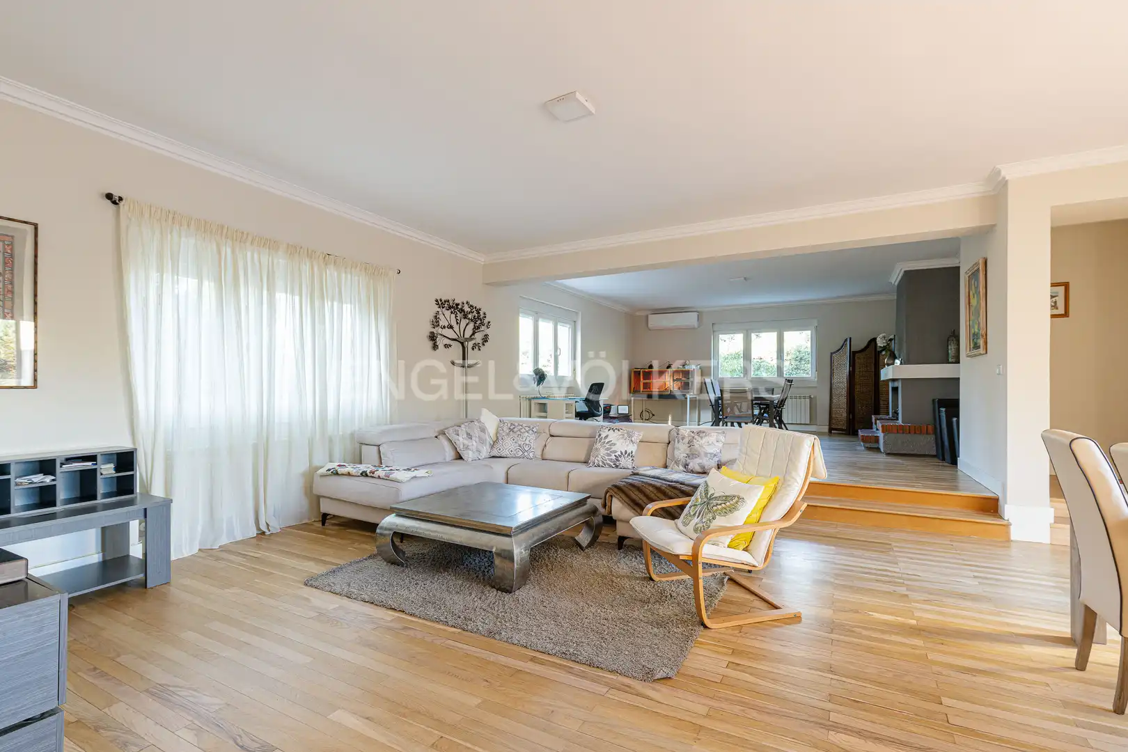 Sala d'estar de Casa o xalet en venda en Boadilla del Monte amb Aire condicionat, Calefacció i Jardí privat