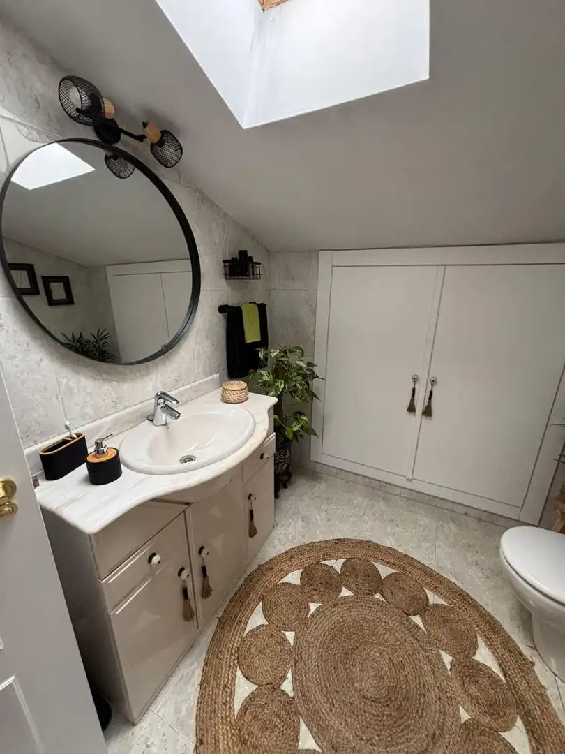 Baño de Ático en venta en Villamediana de Iregua con Jardín privado, Parquet y Piscina