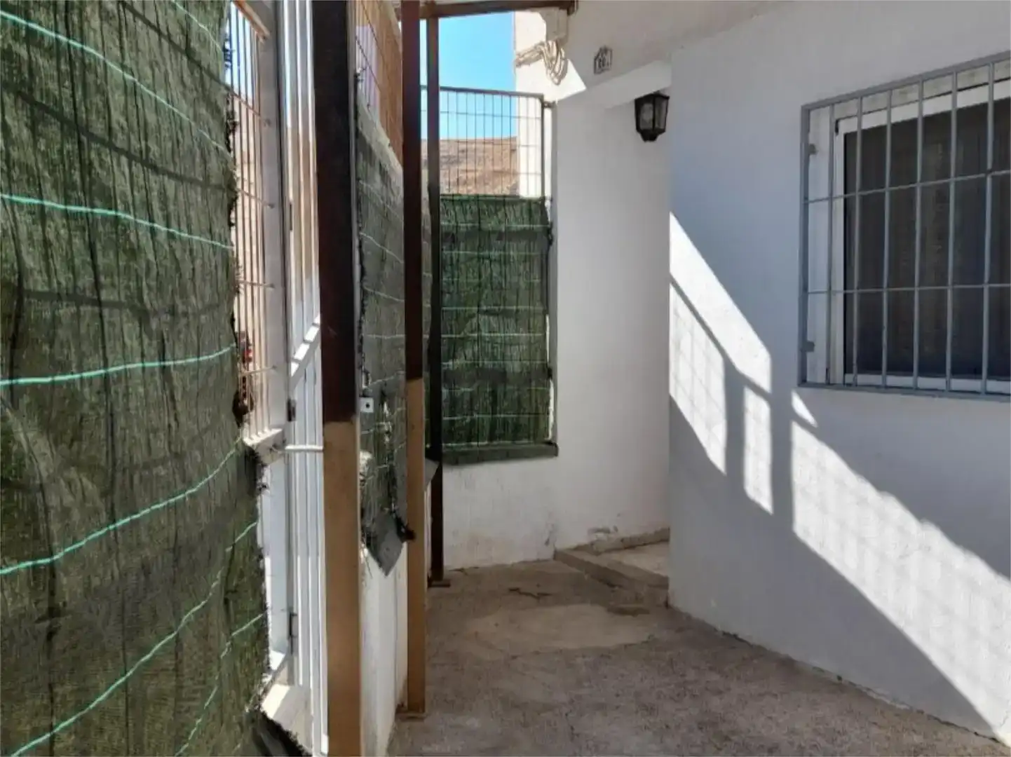 Casa adosada en venda en Baza amb Moblat