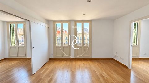 Piso de 83 m2 con vistas y terraza en venta en LAntiga Esquerra de lEixample, Barcelona, imatge 2