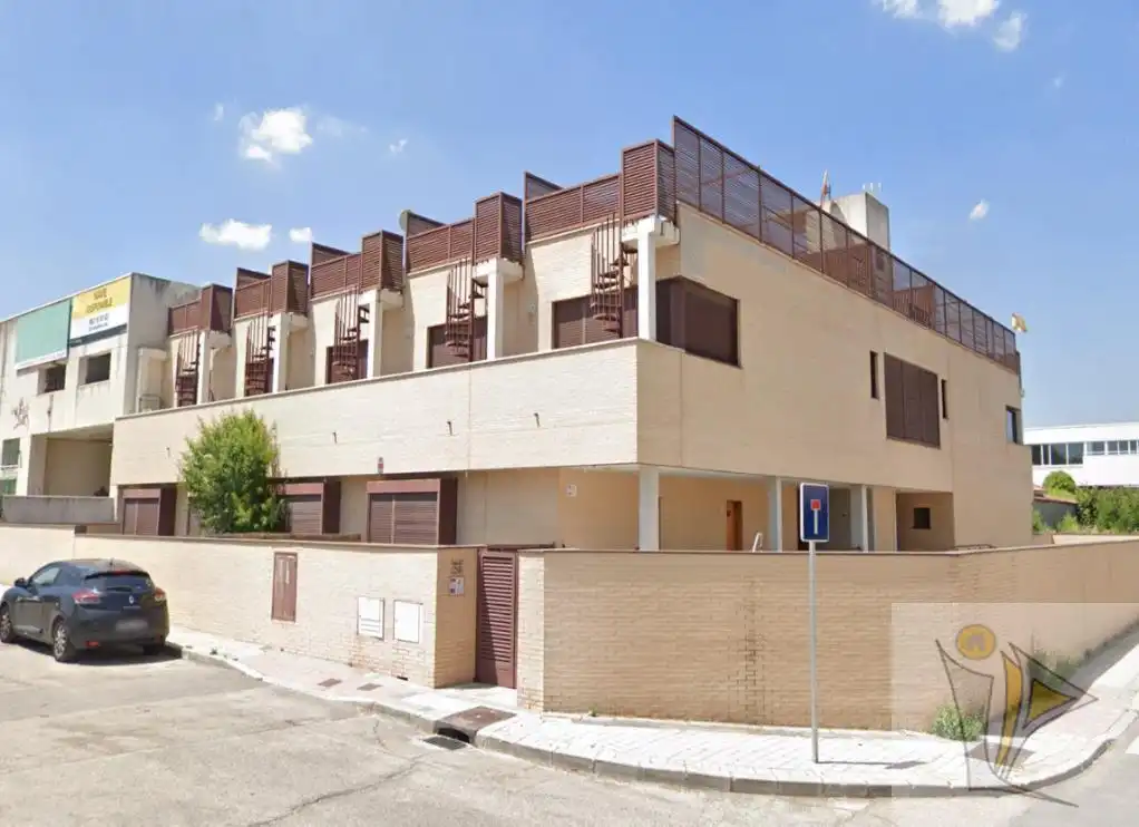 Exterior view of Garage for sale in Madrid