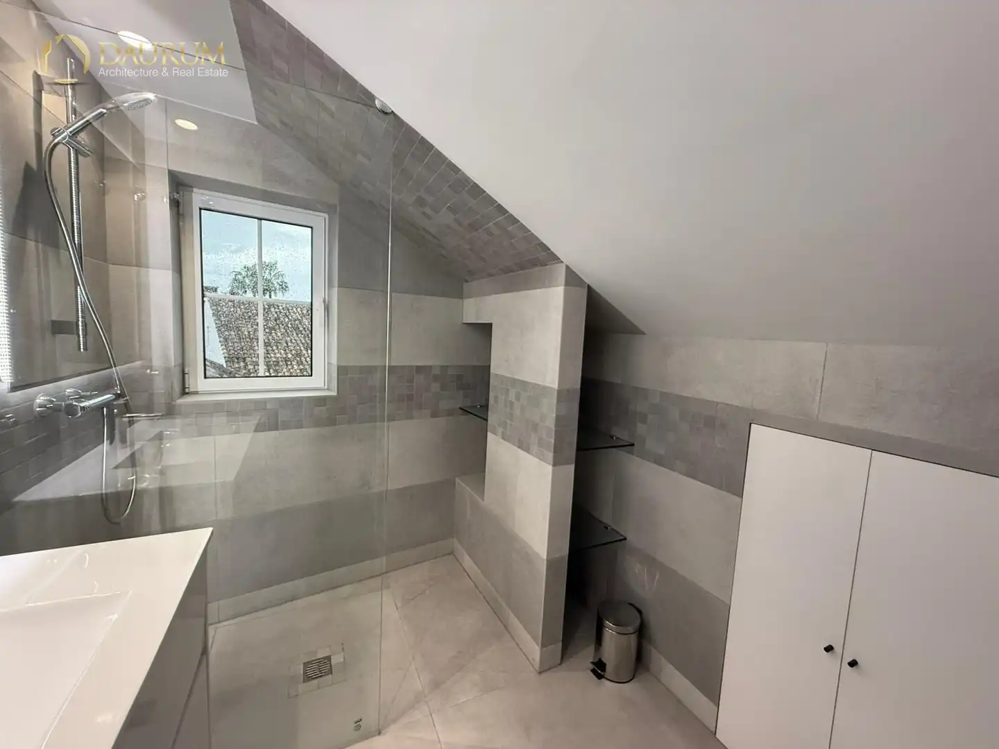 Baño de Casa adosada en venta en Marbella con Aire acondicionado, Calefacción y Terraza