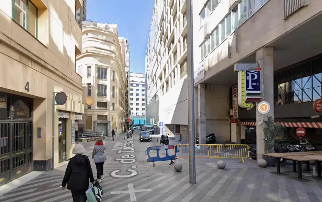 Vista exterior de Piso de alquiler en Madrid con Aire acondicionado, Calefacción y Parquet