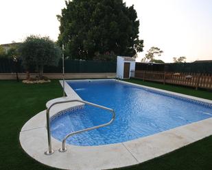 Piscina de Casa o xalet en venda en Lepe amb Aire condicionat, Calefacció i Jardí privat