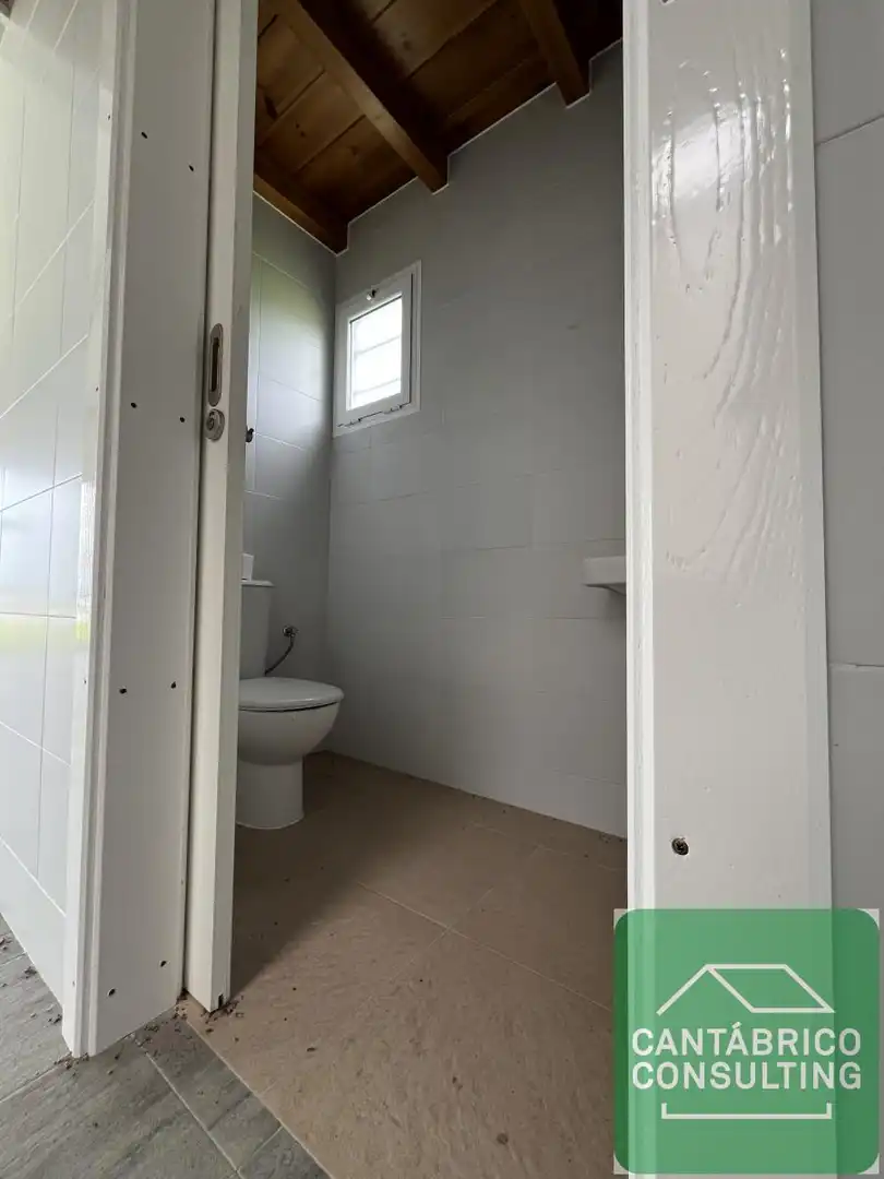 Badezimmer von Fabrikhallen zur Miete in Tapia de Casariego