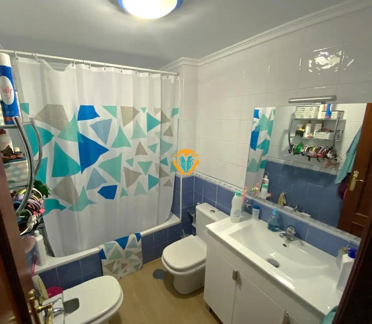 Bany de Apartament en venda en Benidorm amb Aire condicionat, Parquet i Moblat