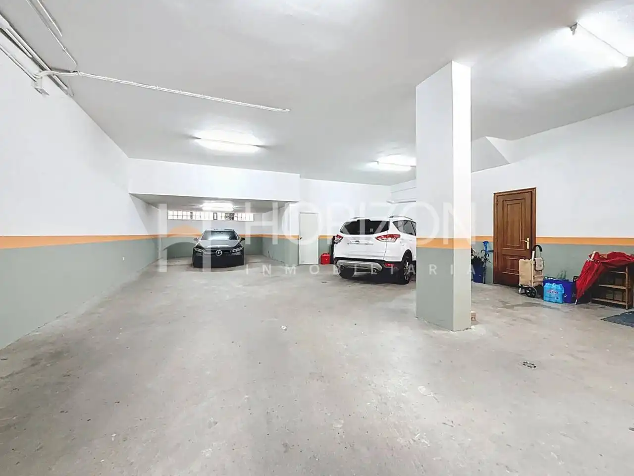 Aparcament de Casa adosada en venda en Manresa amb Aire condicionat, Calefacció i Terrassa
