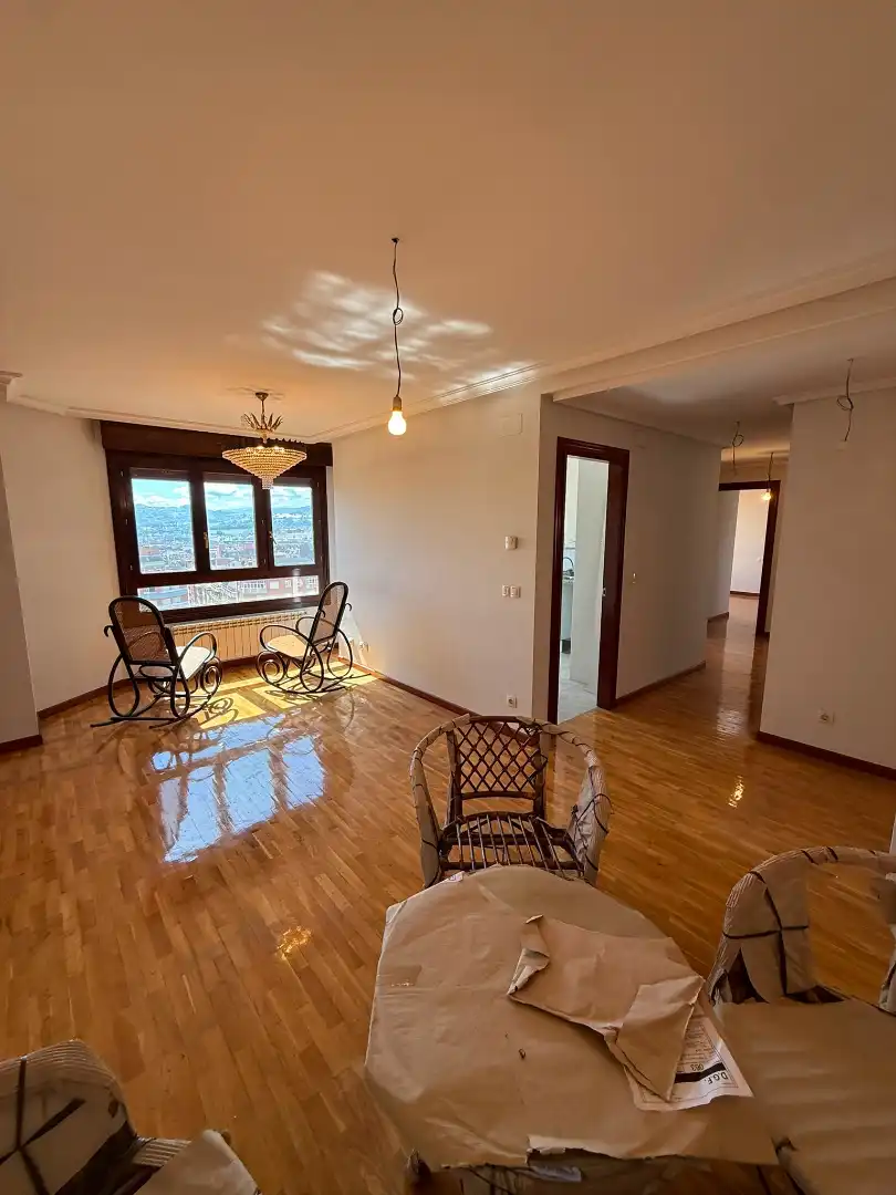 Sala de estar de Piso en venta en Oviedo  con Calefacción y Trastero