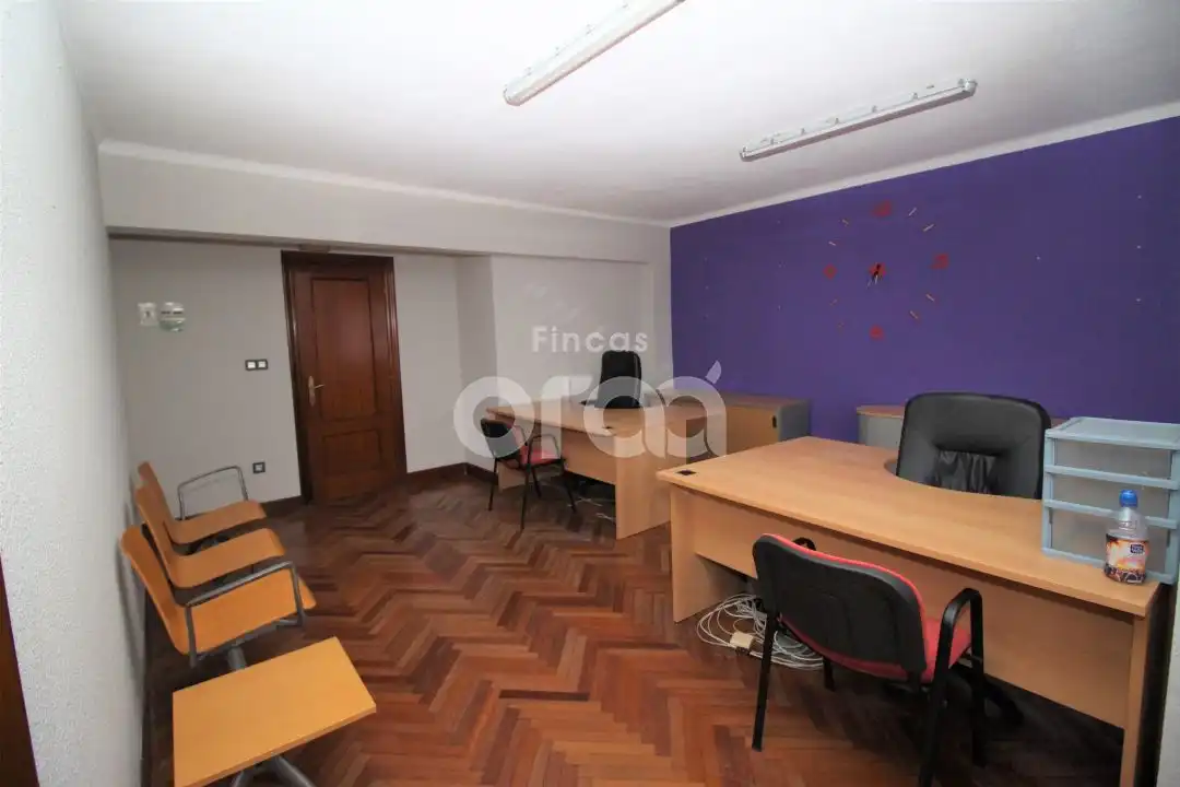 Büro zur Miete in Santurtzi  mit Möbliert